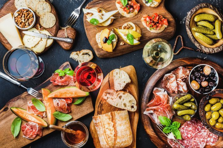 FAMOUS FANCY TAPAS