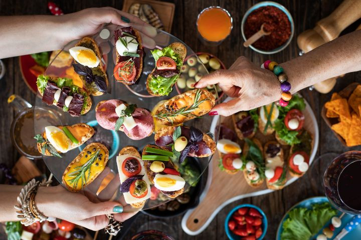 FAMOUS FANCY TAPAS