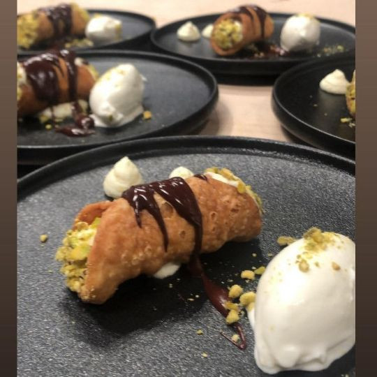Cannoli |