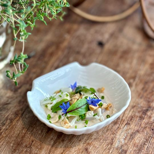 Ceviche de pétoncle aux agrumes, chou-fleur et noisette |