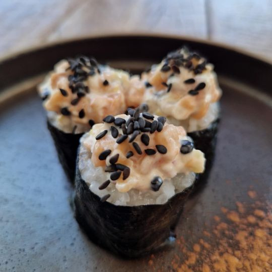 Trout, ikura and condiments Hosomaki |