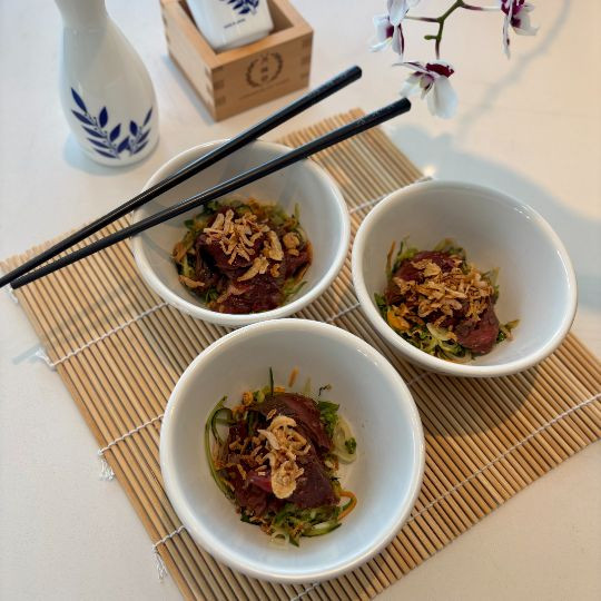Salade de bœuf à la thaïlandaise, vinaigrette pimentée à la citronnelle |