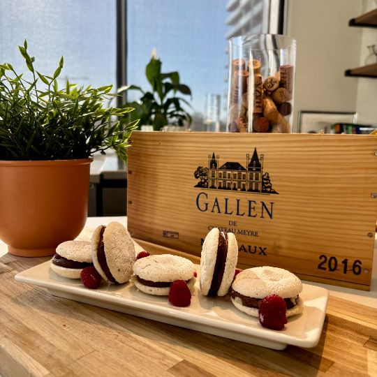 Almond biscuit, fresh raspberries, dark chocolate ganache | 