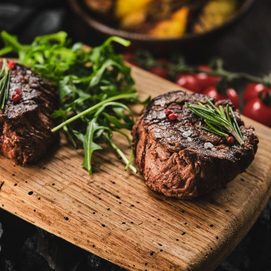Onglet de boeuf saisi à la fleur de sel, beurre à l'échalote française |
